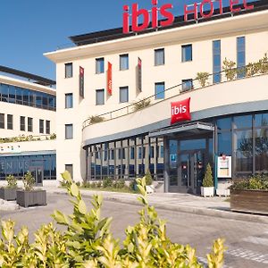 Ibis Valladolid Hotel Exterior photo