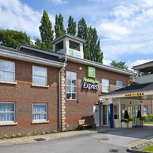 Holiday Inn Express Leeds-East, An Ihg Hotel Leeds  Exterior photo