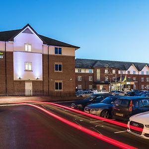 Holiday Inn Express London Gatwick Crawley, An Ihg Hotel Exterior photo