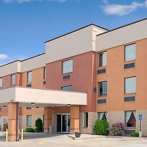 Days Inn By Wyndham Downtown St. Louis Exterior photo