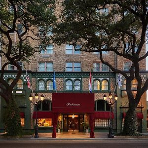 Pontchartrain Hotel St. Charles Avenue New Orleans Exterior photo