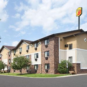 Super 8 By Wyndham Canton/Livonia Area Hotel Exterior photo