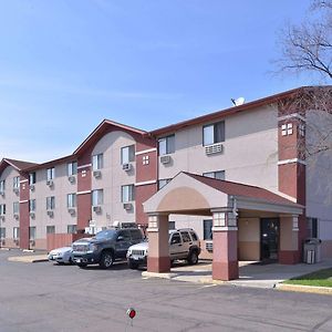 Rodeway Inn Waukegan - Gurnee Exterior photo