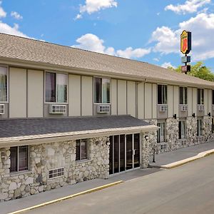 Super 8 By Wyndham Sturgeon Bay Hotel Exterior photo