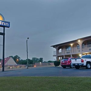 Days Inn By Wyndham Downtown-Nashville West Trinity Lane Exterior photo