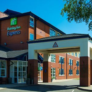 Holiday Inn Express Burton On Trent, An Ihg Hotel Exterior photo