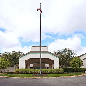 La Quinta By Wyndham Overland Park Hotel Exterior photo