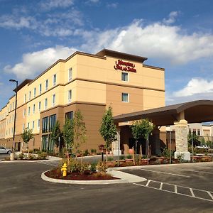 Hampton Inn & Suites Portland/Hillsboro-Evergreen Park Exterior photo