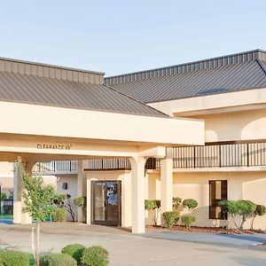 Days Inn By Wyndham Greenville Ms Exterior photo