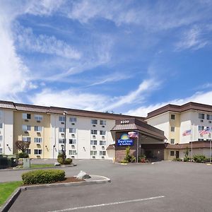 Days Inn By Wyndham Lacey Olympia Area Exterior photo