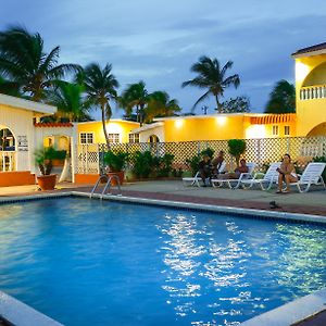 Coconut Inn Palm Beach Exterior photo