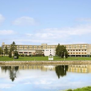 Ramada By Wyndham Belleville Harbourview Conference Center Exterior photo