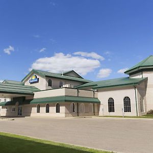 Days Inn & Suites By Wyndham Winkler Exterior photo