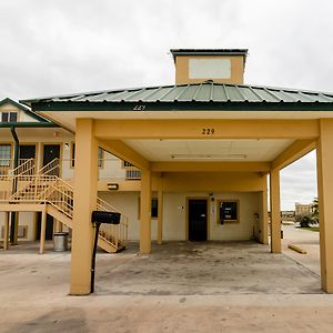 Oyo Hotel Pearsall I-35 East Exterior photo