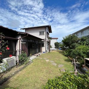 湘南ソラル〜二宮の高台・アートな庭付き日本家屋121㎡／高速wifi／芝生ドッグラン・ピザ窯bbq有 Villa Ninomiya Exterior photo