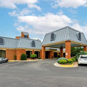 Best Western Staunton Inn Exterior photo