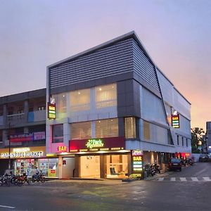 Park Residency Koothattukulam Hotel Kuttattukulam Exterior photo