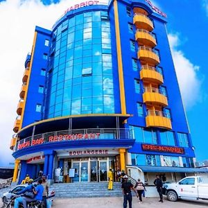 Marriot Metropolitan Hotel Douala Exterior photo