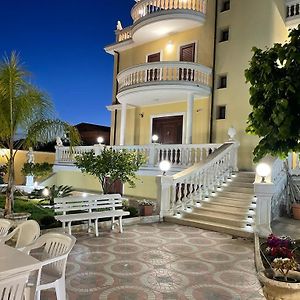 Nicole House Bed & Breakfast Reggio Calabria Exterior photo