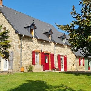 La Pichonniere Bed & Breakfast Isigny-le-Buat Exterior photo