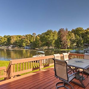 Lakefront Ludington Retreat With Kayaks And Fire Pit! Villa Exterior photo