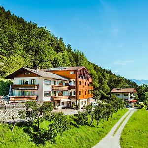 Gasthof Hotel Woehrmaurer Feldthurns Exterior photo