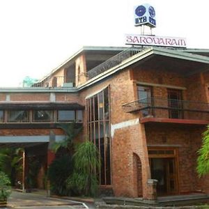 Bth Sarovaram Hotel Kochi Exterior photo