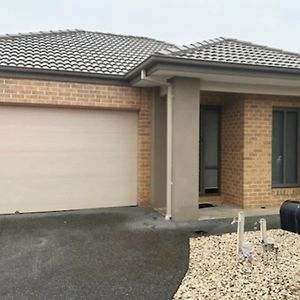 Comfort Heaven Villa Craigieburn Exterior photo