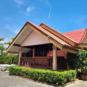 สุขทวีรีสอร์ท อ่าวมะนาว Hotel Prachuap Khiri Khan Exterior photo