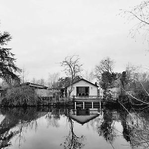 Rustig Gelegen Chalet Kapeki Met Tuin Aan Het Water Villa Geel Exterior photo