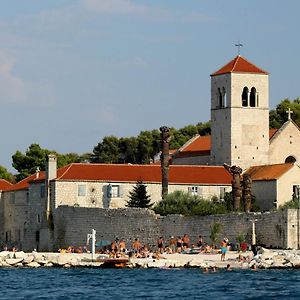 Apartments Lela, Next To The Beach Trogir Exterior photo