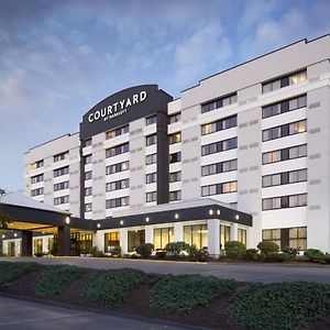 Courtyard Shelton Hotel Exterior photo