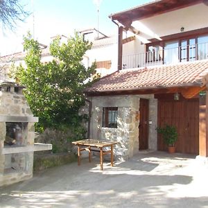 Casa Rural La Piedra Del Mediodia De Gredos Villa Barajas de Gredos Exterior photo