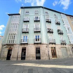 Apartamentos La Flora Burgos Todos Con Aire Acondicionado Y Ascensor Exterior photo