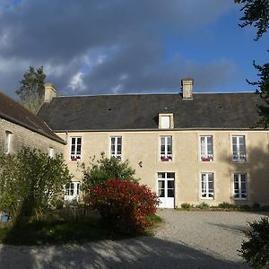 Domaine De La Cour Vautier Bed & Breakfast Mandeville-en-Bessin Exterior photo