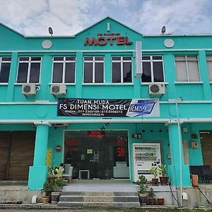 Oyo 90762 Fs Dimensi Hotel Malacca Exterior photo