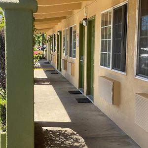 Holiday Motel Morgan Hill Exterior photo