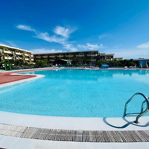 Sunlight Apartment In Costa De Antigua Exterior photo