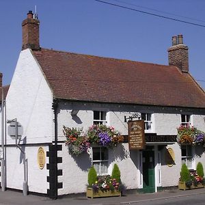 Thornton Hunt Inn Thornton Curtis Exterior photo