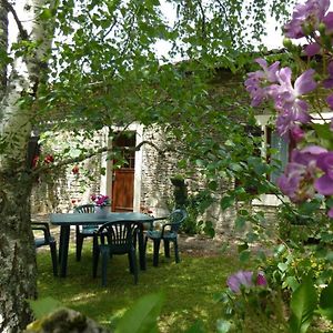 La Maison Des Oiseaux Villa Blanzay Exterior photo