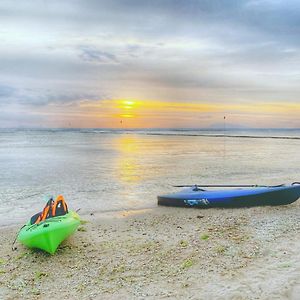 Capiz Beach Villa W/ Pool Calatagan Exterior photo