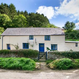 Merlin Cottage Saint Winnow Exterior photo