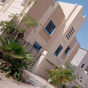 آماسي و رواسي Apartment Arzat Exterior photo