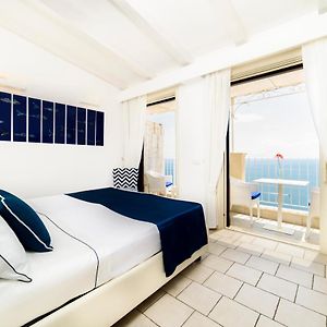 Residenza Al Pesce D'Oro Bed & Breakfast Amalfi Exterior photo