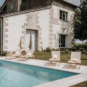 Chateau La Grande Clotte Bed & Breakfast Lussac  Exterior photo