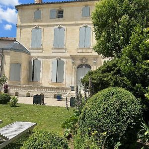 Le Jardin Des Anges Bed & Breakfast Saint-Jean-d'Angely Exterior photo