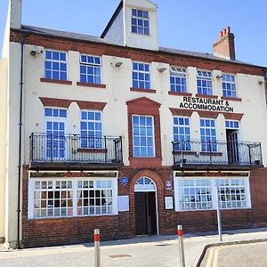 Londonderrys Bar And Accommodation Seaham Exterior photo