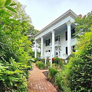 Winridge Manor Bed & Breakfast Madison Heights Exterior photo