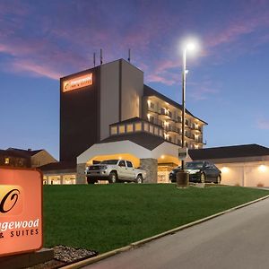 Orangewood Inn & Suites Kansas City Airport Exterior photo