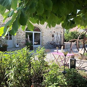 L'Entre-Coeur Bed & Breakfast Menetru-le-Vignoble Exterior photo